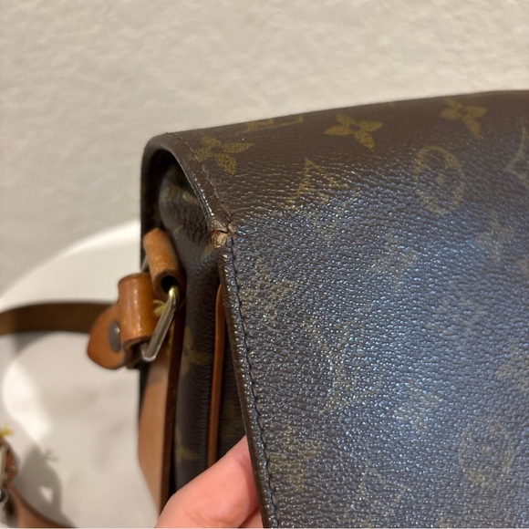 Louis Vuitton MM Cartouchiere
Brown Monogram Crossbody Bag - Picture 12 of 13